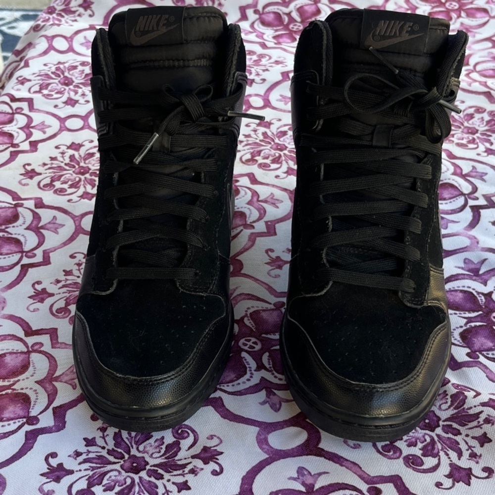 Nike Women’s Black High-Top Athletic Sneakers